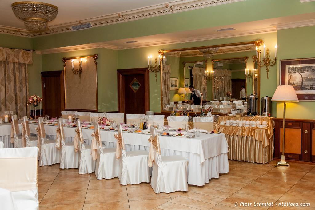 Hotel Sportwerk Tyniec Maly Esterno foto