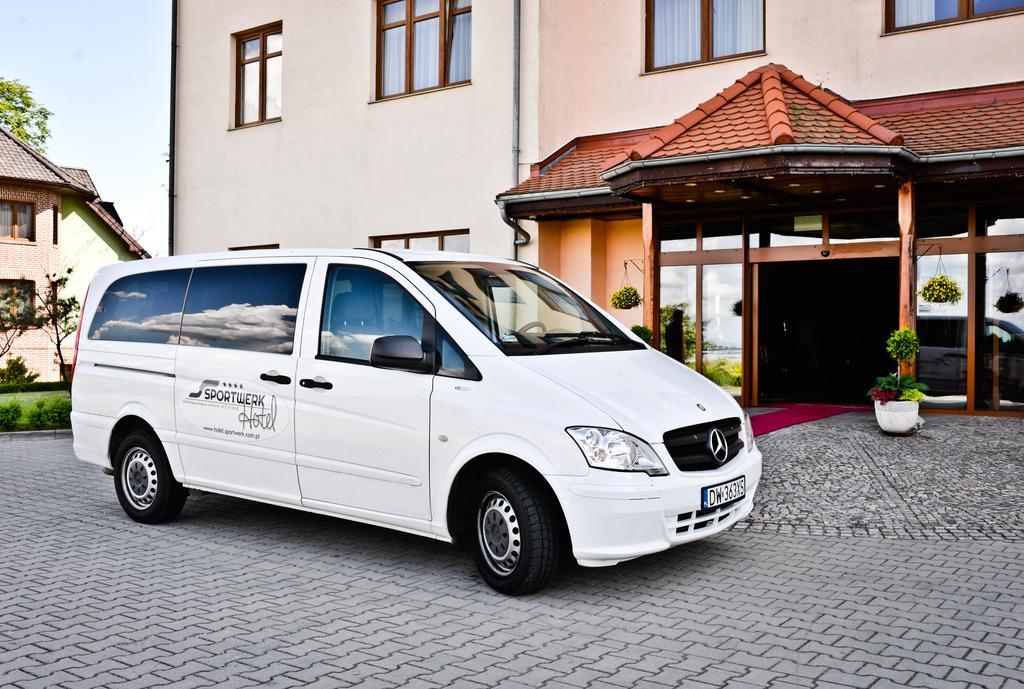 Hotel Sportwerk Tyniec Maly Esterno foto