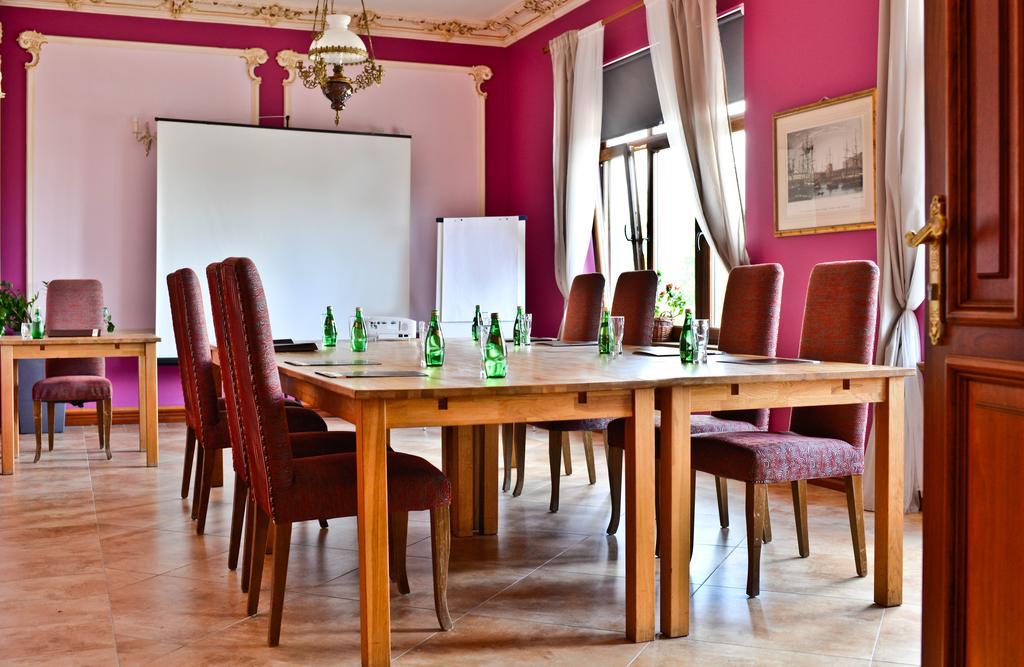 Hotel Sportwerk Tyniec Maly Esterno foto