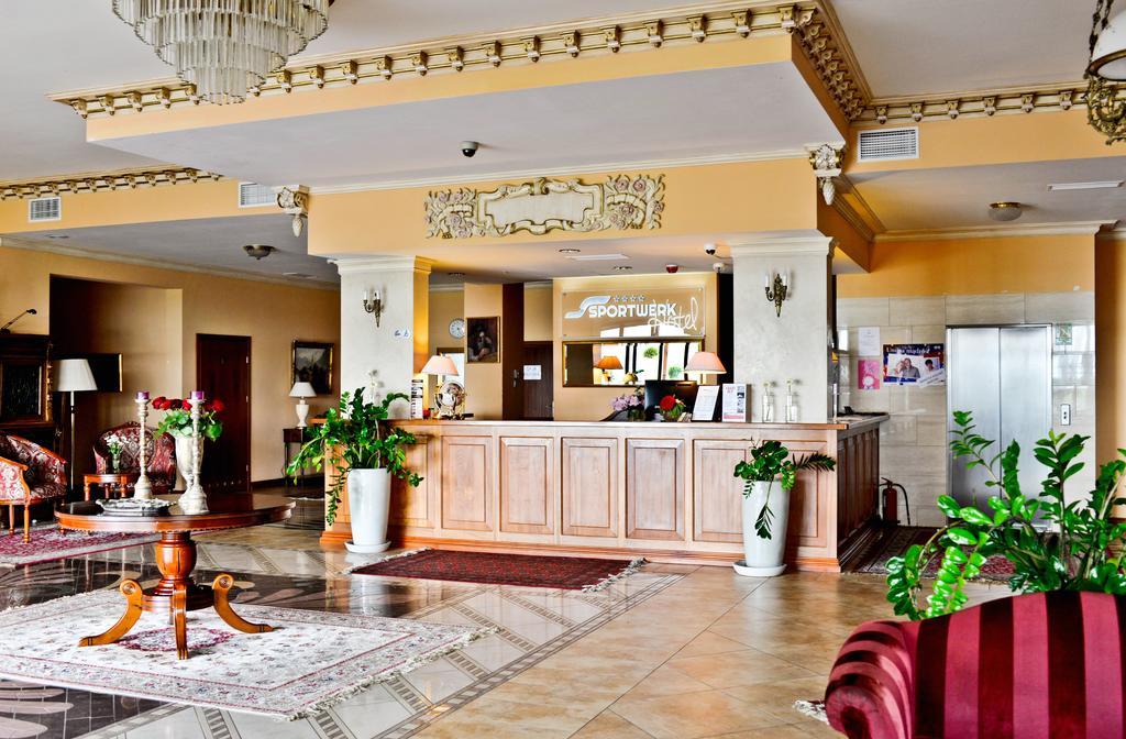 Hotel Sportwerk Tyniec Maly Esterno foto